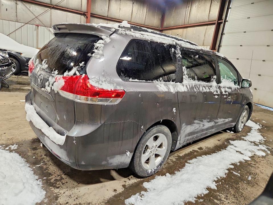 2014 Toyota Sienna მანქანა იყიდება აუქციონზე, vin: 5TDDK3DC6ES092270, აუქციონის ნომერი: 45592206