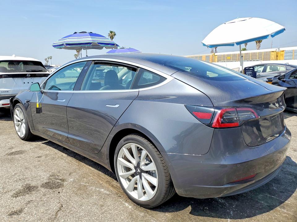 47224916 :رقم المزاد ، 5YJ3E1EA2JF059494 vin ، 2018 Tesla Model 3 مزاد بيع