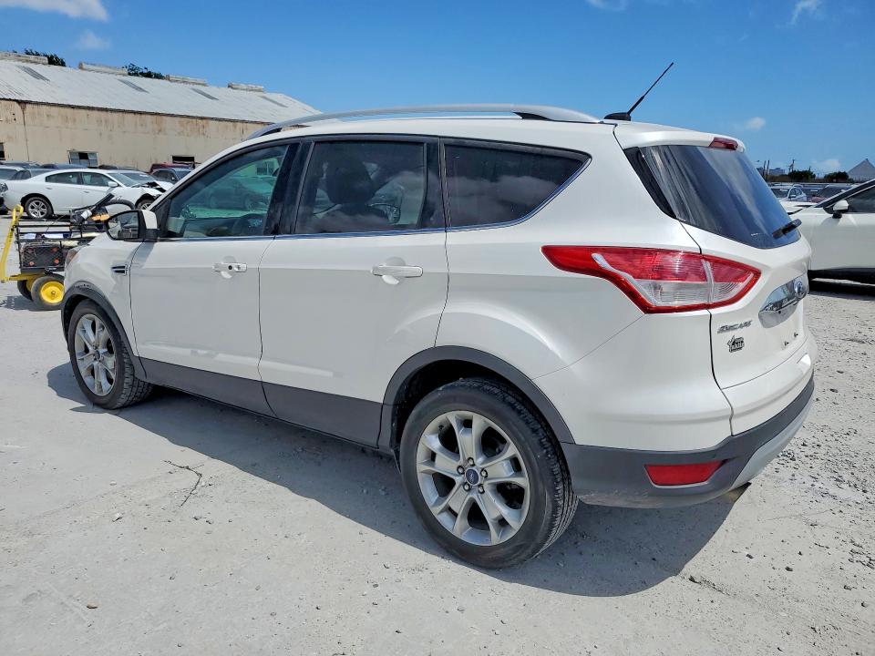 47639266 :رقم المزاد ، 1FMCU0J9XFUC61499 vin ، 2015 Ford Escape مزاد بيع