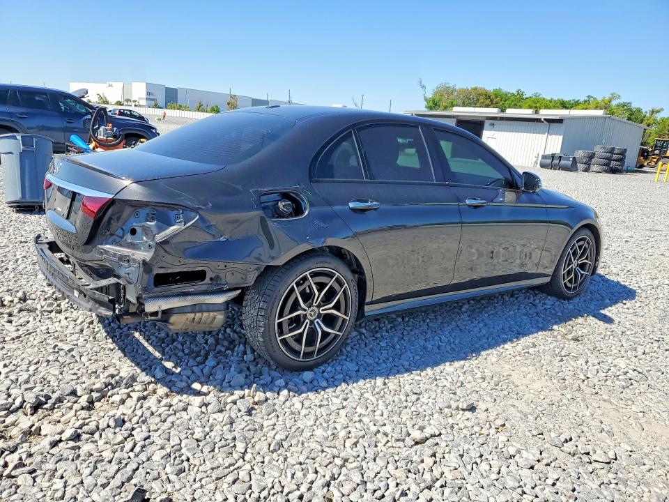 46682476 :رقم المزاد ، W1KZF8DB9NB064376 vin ، 2022 Mercedes-benz E مزاد بيع