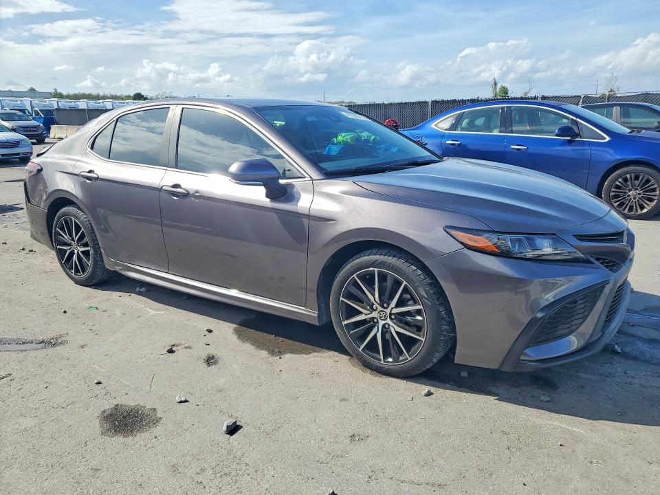 47260416 :رقم المزاد ، 4T1G11AK9NU646893 vin ، 2022 Toyota Camry مزاد بيع
