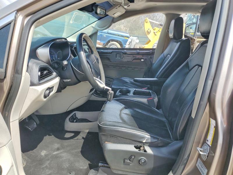 46732196 :رقم المزاد ، 2C4RC1GG9HR744415 vin ، 2017 Chrysler Pacifica مزاد بيع