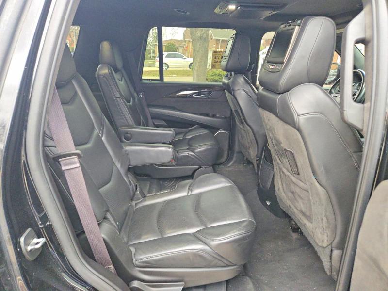 46585076 :رقم المزاد ، 1GYS4DKJXHR168885 vin ، 2017 Cadillac Escalade مزاد بيع
