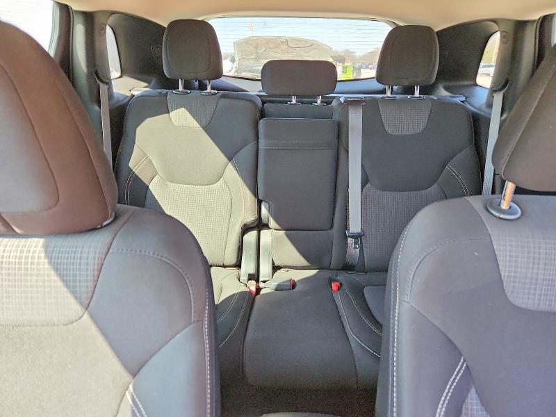 Продаж на аукціоні авто 2015 Jeep Cherokee, vin: 1C4PJLCB8FW700123, номер лоту: 47912796