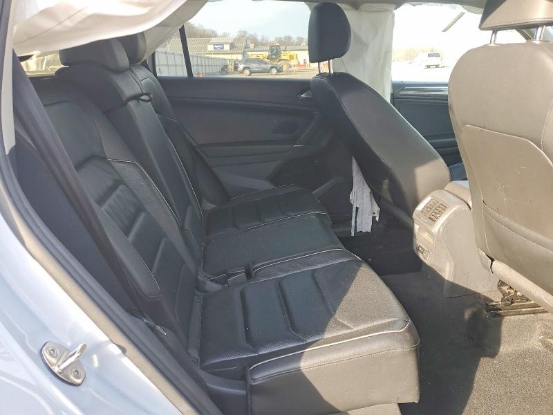 Продаж на аукціоні авто 2018 Volkswagen Tiguan, vin: 3VV4B7AX3JM214092, номер лоту: 48242186