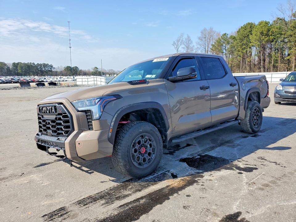 Продаж на аукціоні авто 2025 Toyota Tundra, vin: 5TFPC5DB3SX106015, номер лоту: 79292515