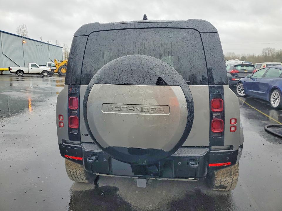 2024 Land Rover Defender მანქანა იყიდება აუქციონზე, vin: SALE27EU8R2288395, აუქციონის ნომერი: 41610556