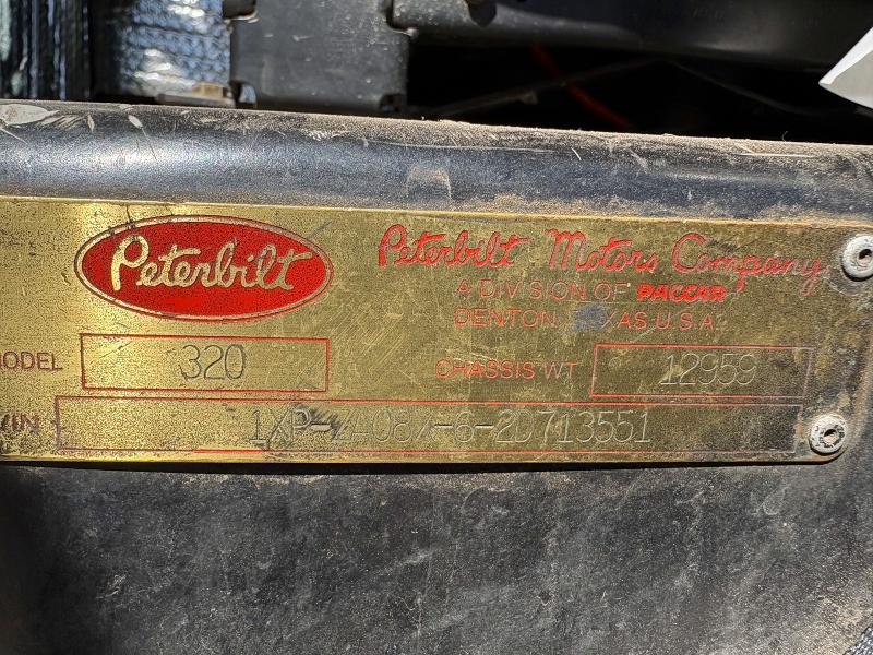 Продажа на аукционе авто 2002 Peterbilt Tractor 320, vin: 1XPZA08X62D713551, номер лота: 78884395