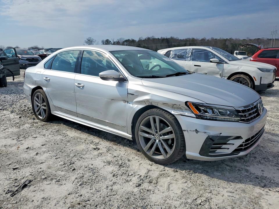 78593585 :رقم المزاد ، 1VWDT7A3XHC063818 vin ، 2017 Volkswagen Passat مزاد بيع
