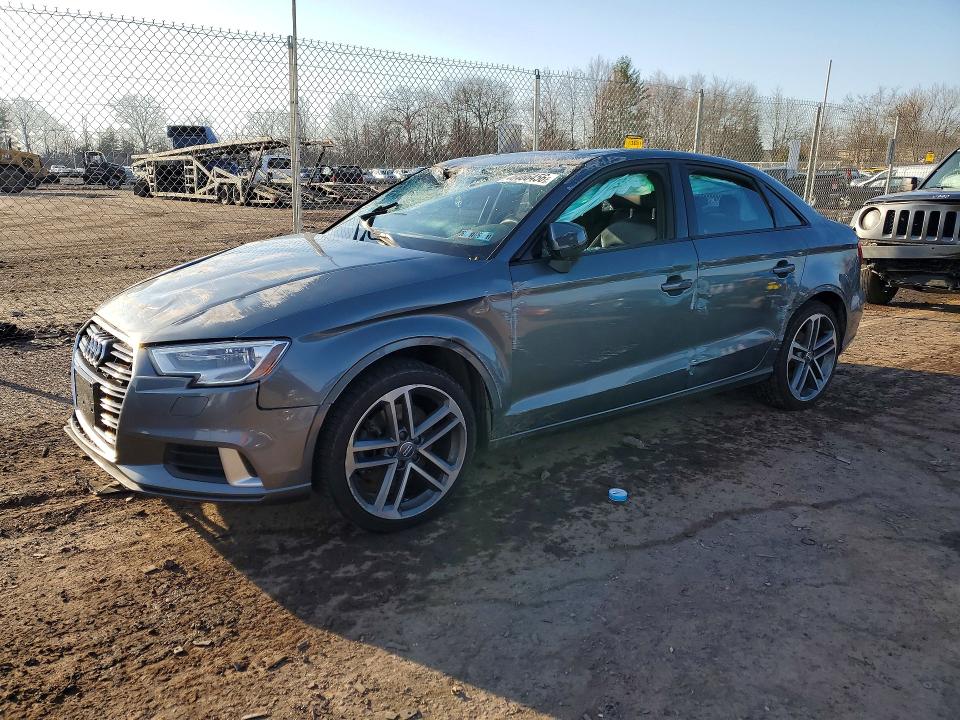 Продажа на аукционе авто 2018 Audi A3, vin: WAUAUGFFXJ1000397, номер лота: 46486456