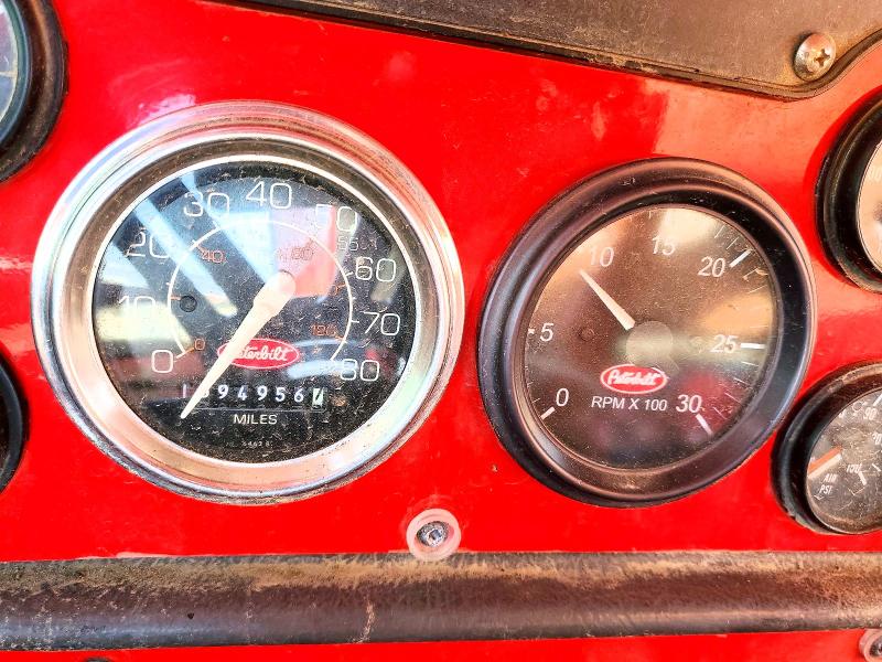 79265595 :رقم المزاد ، 1XP5A07X41N550729 vin ، 2001 Peterbilt Tractor 379 مزاد بيع