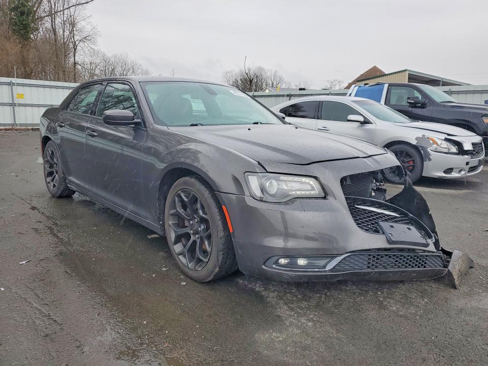 2019 Chrysler 300 მანქანა იყიდება აუქციონზე, vin: 2C3CCABGXKH635105, აუქციონის ნომერი: 46017636