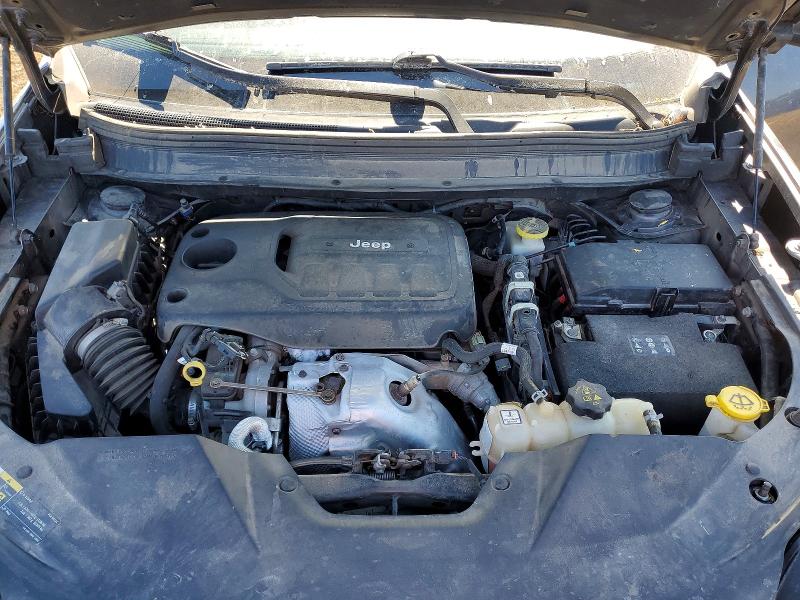 46576656 :رقم المزاد ، 1C4PJMDN8KD270873 vin ، 2019 Jeep Cherokee مزاد بيع