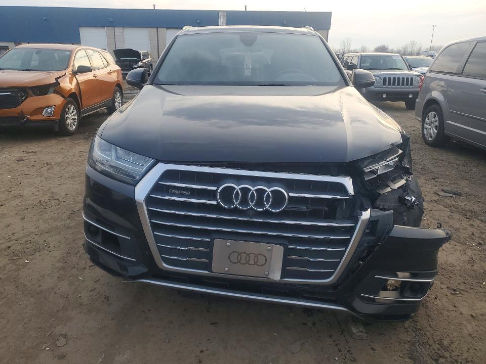 Продаж на аукціоні авто 2017 Audi Q7, vin: WA1VAAF75HD025827, номер лоту: 47557346