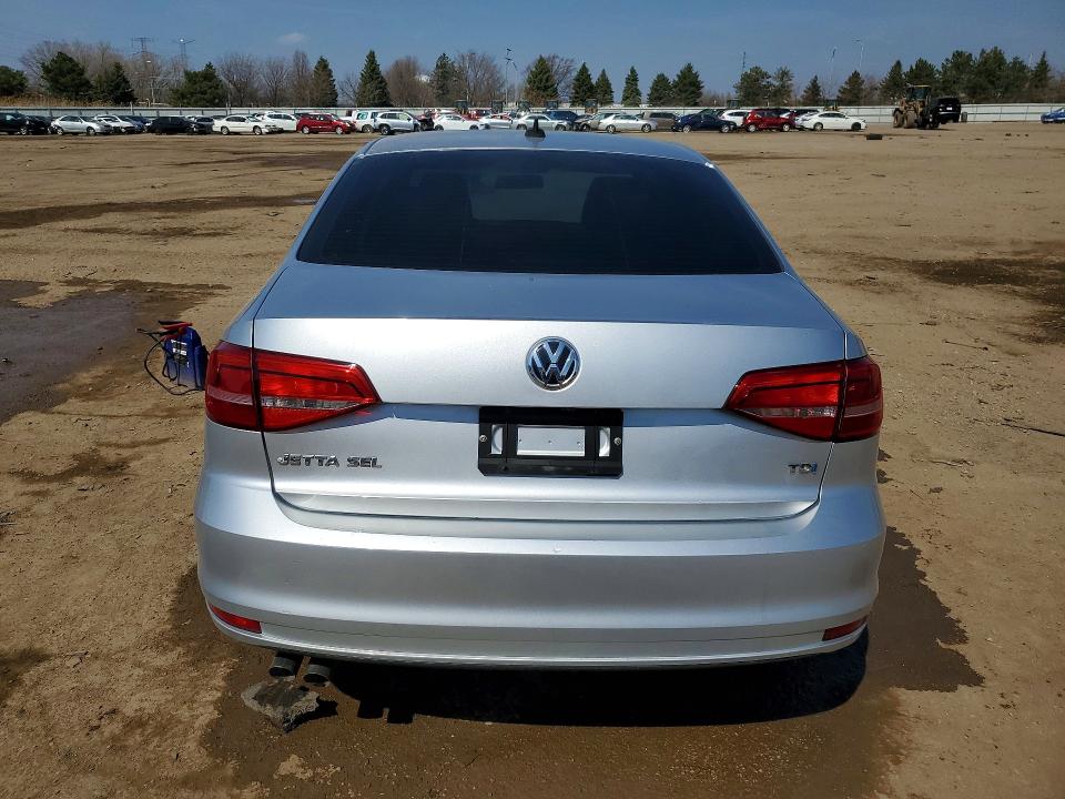 47761876 :رقم المزاد ، 3VWLA7AJ8FM244024 vin ، 2015 Volkswagen Jetta مزاد بيع