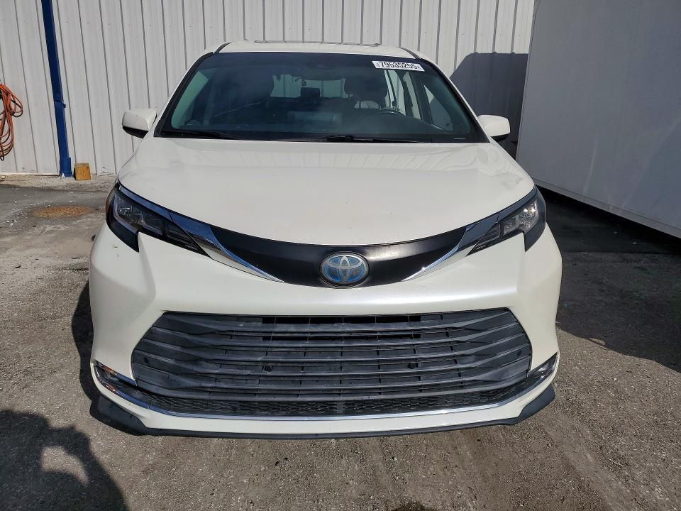 79535255 :رقم المزاد ، 5TDYRKEC4MS026577 vin ، 2021 Toyota Sienna مزاد بيع