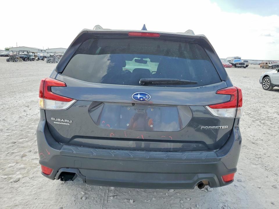 46392886 :رقم المزاد ، JF2SKAJC6MH508080 vin ، 2021 Subaru Forester مزاد بيع