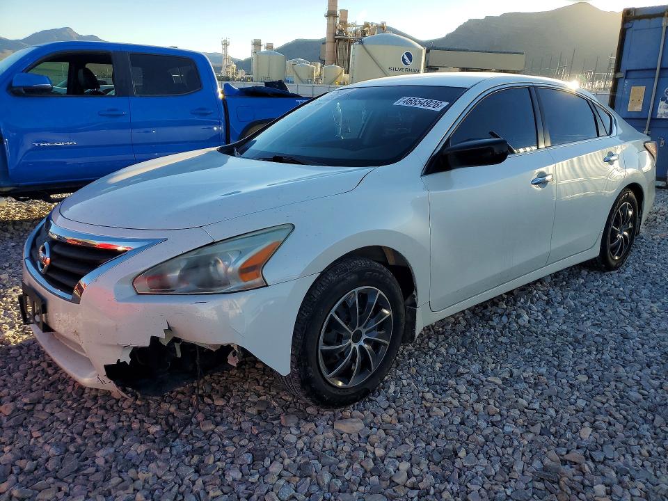 2015 Nissan Altima მანქანა იყიდება აუქციონზე, vin: 1N4AL3AP2FC205910, აუქციონის ნომერი: 46554926
