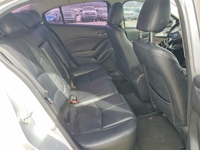 47462226 :رقم المزاد ، 3MZBN1V36JM180471 vin ، 2018 Mazda 3 مزاد بيع