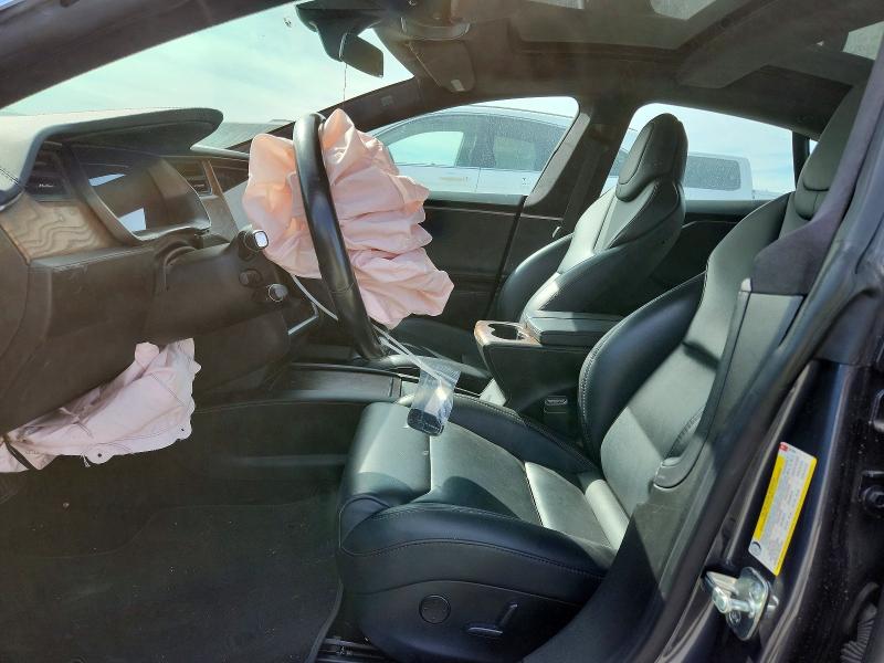 46188746 :رقم المزاد ، 5YJSA1E23JF261860 vin ، 2018 Tesla Model S مزاد بيع