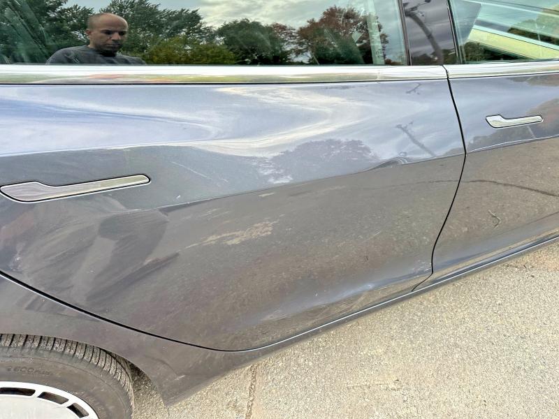 42063476 :رقم المزاد ، 5YJ3E1EB1JF119421 vin ، 2018 Tesla Model 3 مزاد بيع