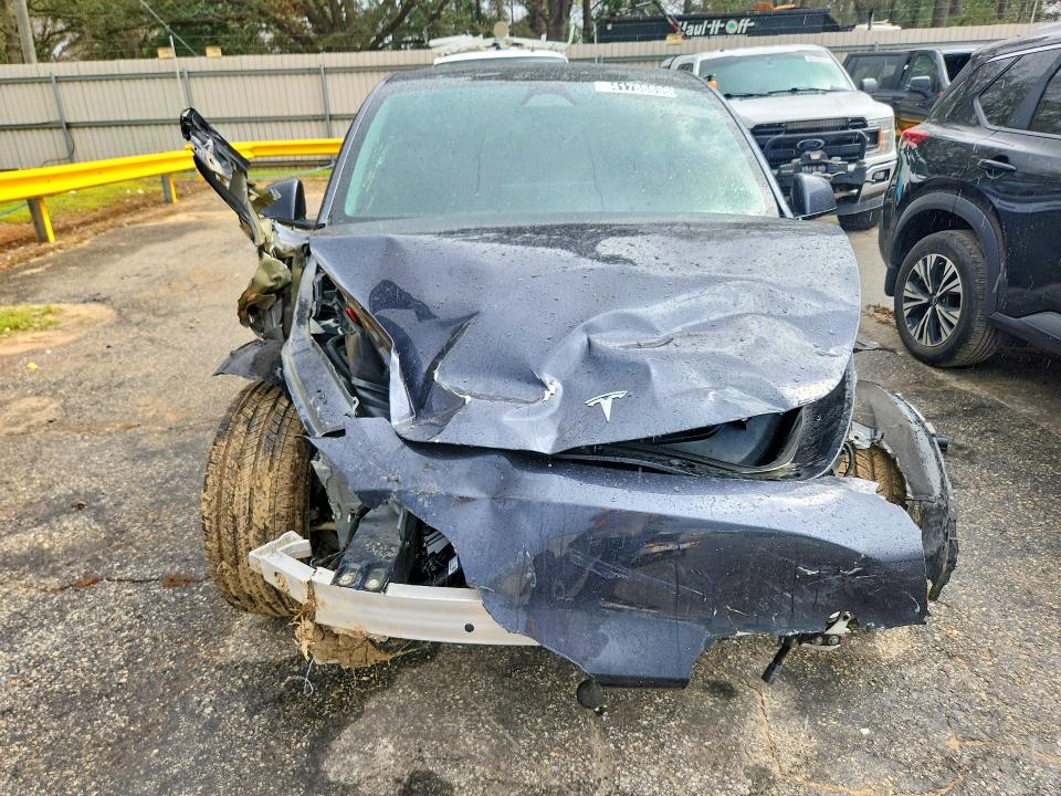 41786896 :رقم المزاد ، 7SAYGDEE3SA361432 vin ، 2025 Tesla Model Y مزاد بيع