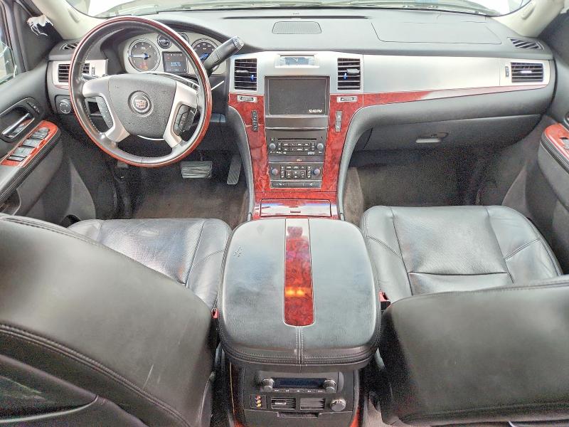 48302236 :رقم المزاد ، 3GYT4NEF3BG326282 vin ، 2011 Cadillac Escalade مزاد بيع