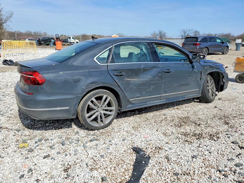 47450476 :رقم المزاد ، 1VWDT7A38HC084876 vin ، 2017 Volkswagen Passat مزاد بيع