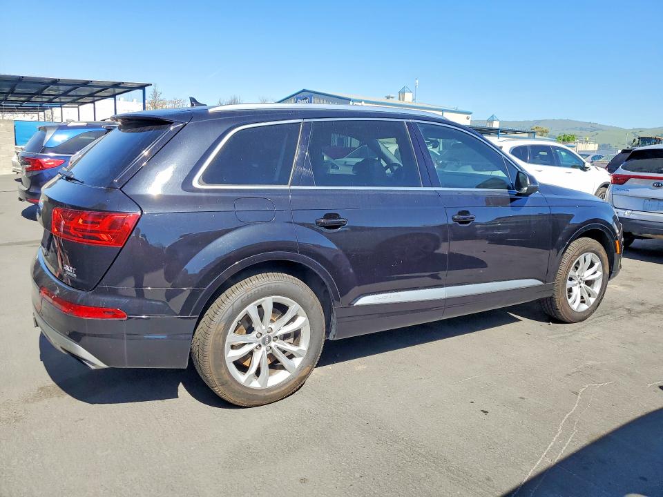 2017 Audi Q7 მანქანა იყიდება აუქციონზე, vin: WA1LAAF75HD031425, აუქციონის ნომერი: 41970616