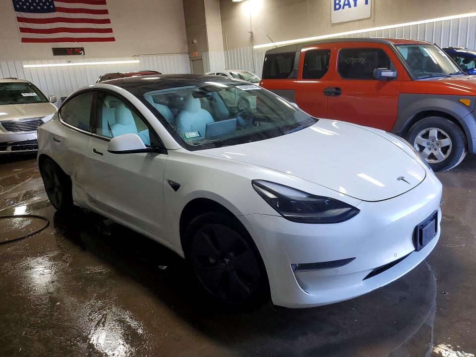 45843396 :رقم المزاد ، 5YJ3E1EA6NF346830 vin ، 2022 Tesla Model 3 مزاد بيع