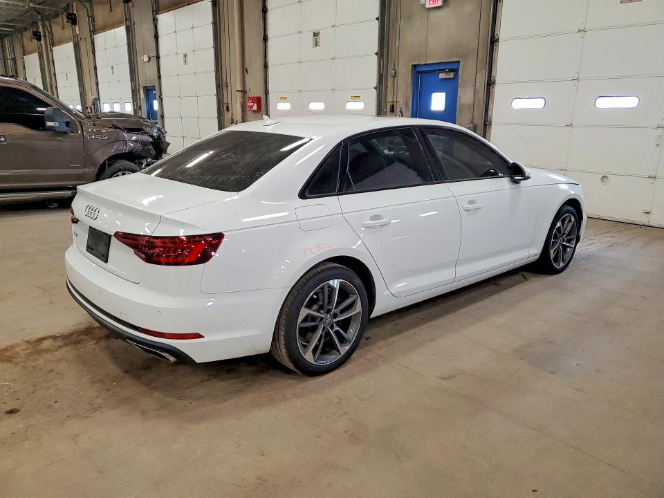 79729255 :رقم المزاد ، WAUGMAF47KA122867 vin ، 2019 Audi A4 مزاد بيع
