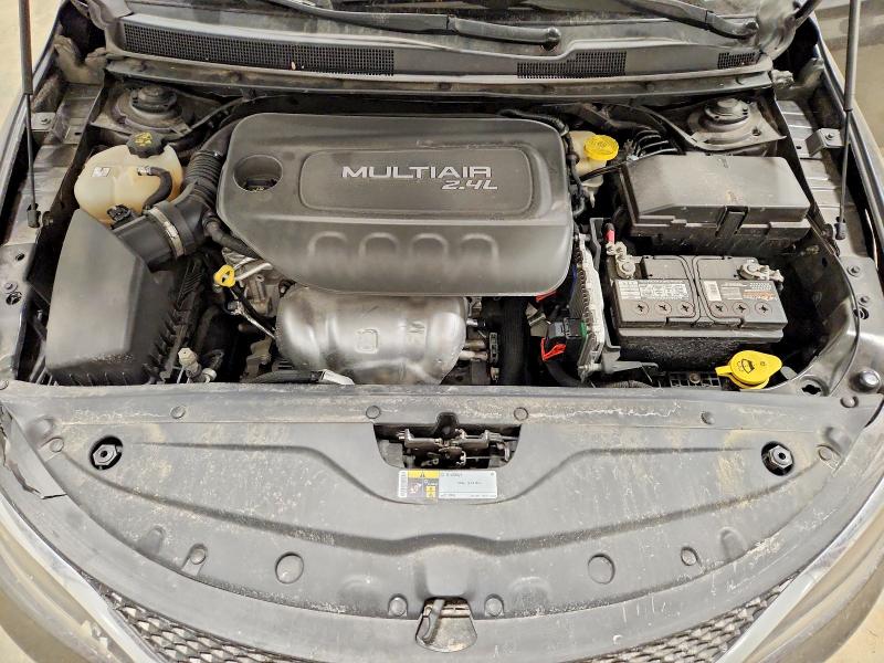 47520006 :رقم المزاد ، 1C3CCCAB9FN610226 vin ، 2015 Chrysler 200 مزاد بيع