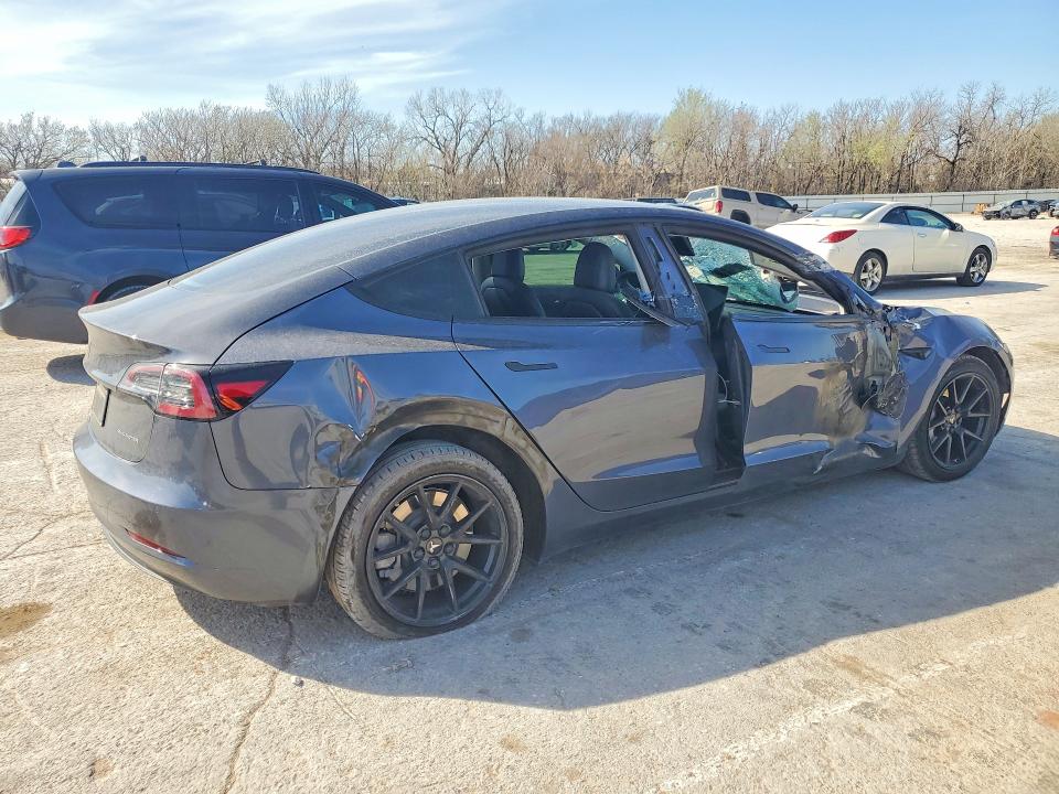 2021 Tesla Model 3 მანქანა იყიდება აუქციონზე, vin: 5YJ3E1EB2MF979686, აუქციონის ნომერი: 42079466