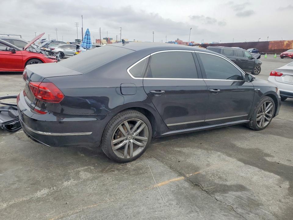 2017 Volkswagen Passat მანქანა იყიდება აუქციონზე, vin: 1VWDT7A32HC056121, აუქციონის ნომერი: 47360636