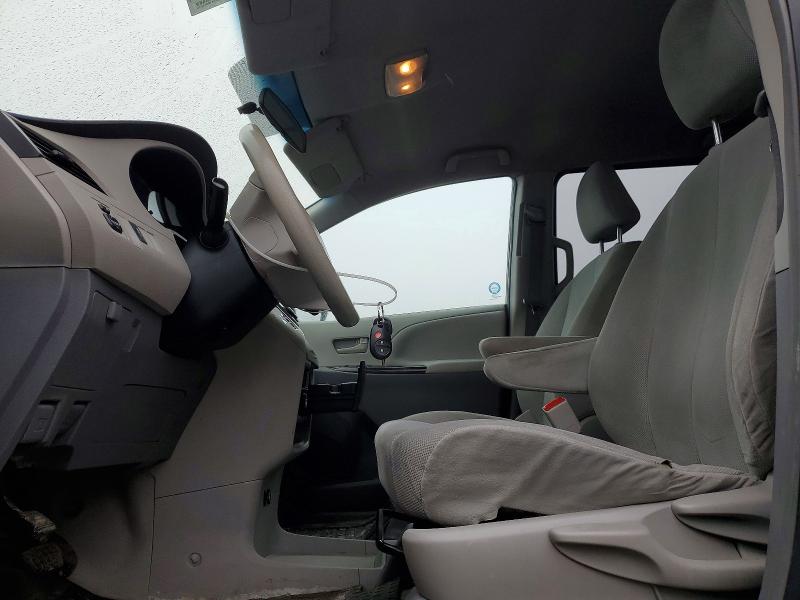 78831585 :رقم المزاد ، 5TDZK3DCXCS256011 vin ، 2012 Toyota Sienna مزاد بيع