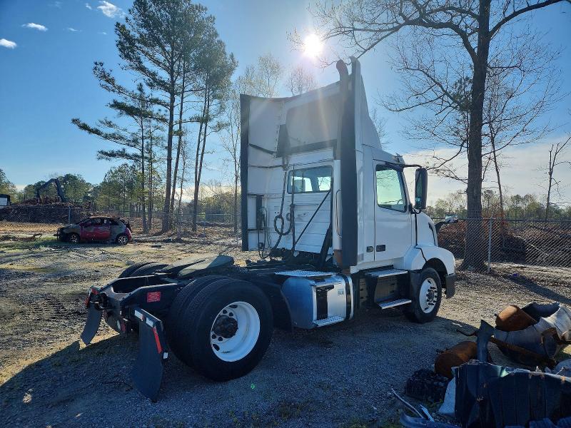 2018 Volvo Vnl მანქანა იყიდება აუქციონზე, vin: 4V4N39TG4JN892501, აუქციონის ნომერი: 46198766