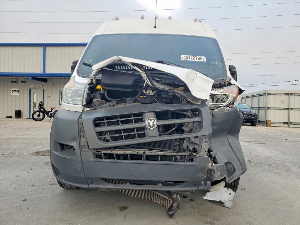 46722796 :رقم المزاد ، 3C6TRVDG3JE156721 vin ، 2018 Ram Promaster 2500 مزاد بيع