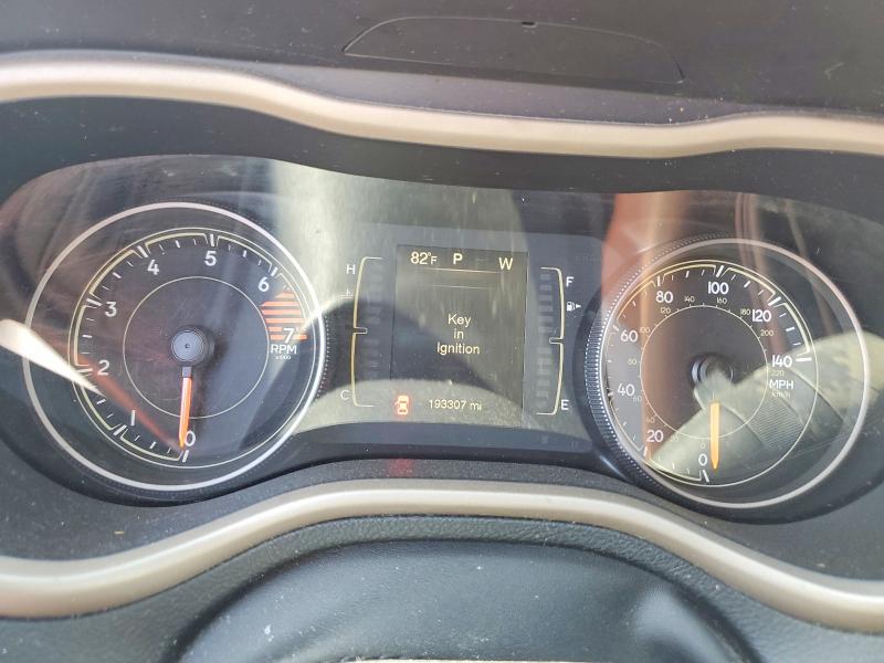 47114696 :رقم المزاد ، 1C4PJLAB8HW662799 vin ، 2017 Jeep Cherokee مزاد بيع