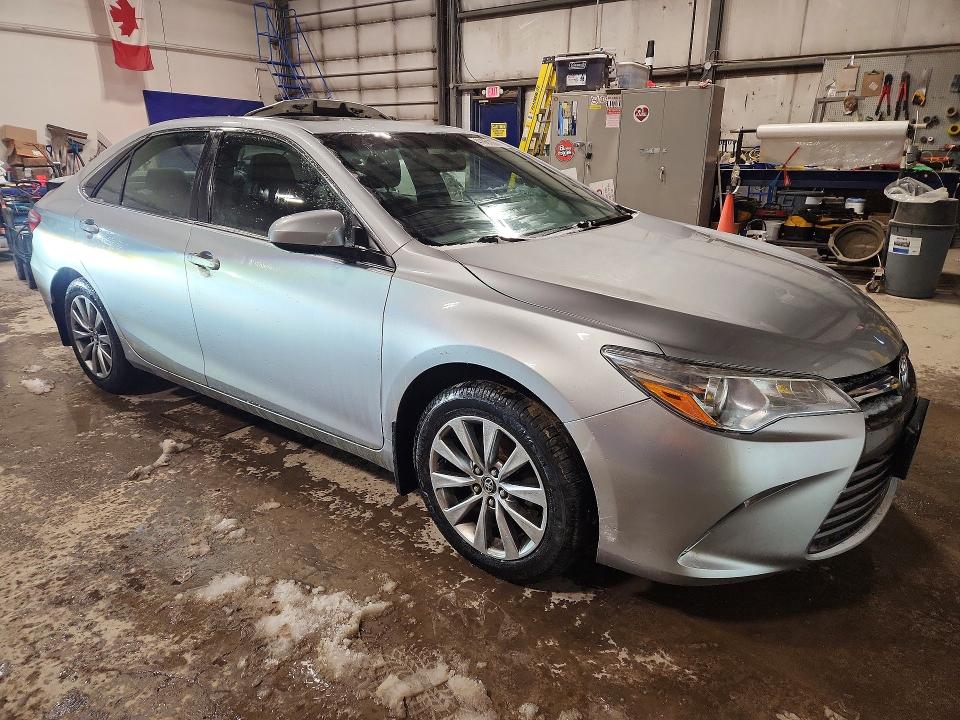 41981186 :رقم المزاد ، 4T1BF1FKXHU744100 vin ، 2017 Toyota Camry مزاد بيع