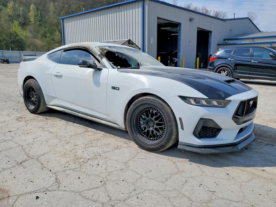 47741796 :رقم المزاد ، 1FA6P8CF9R5435464 vin ، 2024 Ford Mustang مزاد بيع