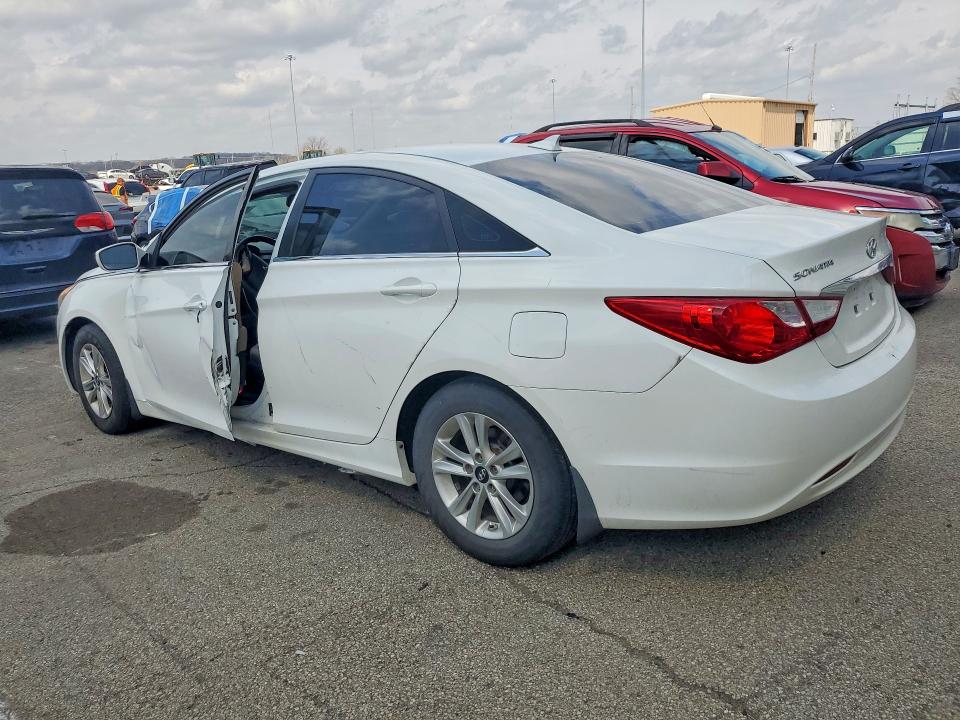 47930496 :رقم المزاد ، 5NPEB4AC3DH563990 vin ، 2013 Hyundai Sonata مزاد بيع