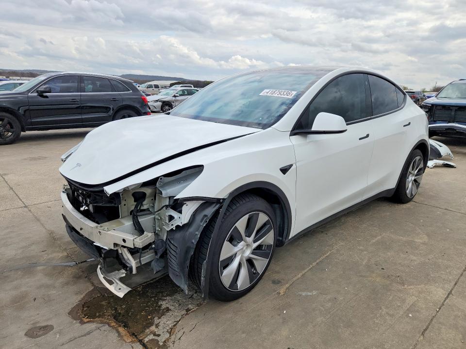 Auction sale of the 2023 Tesla Model Y, vin: 7SAYGAEE0PF582270, lot number: 41879336