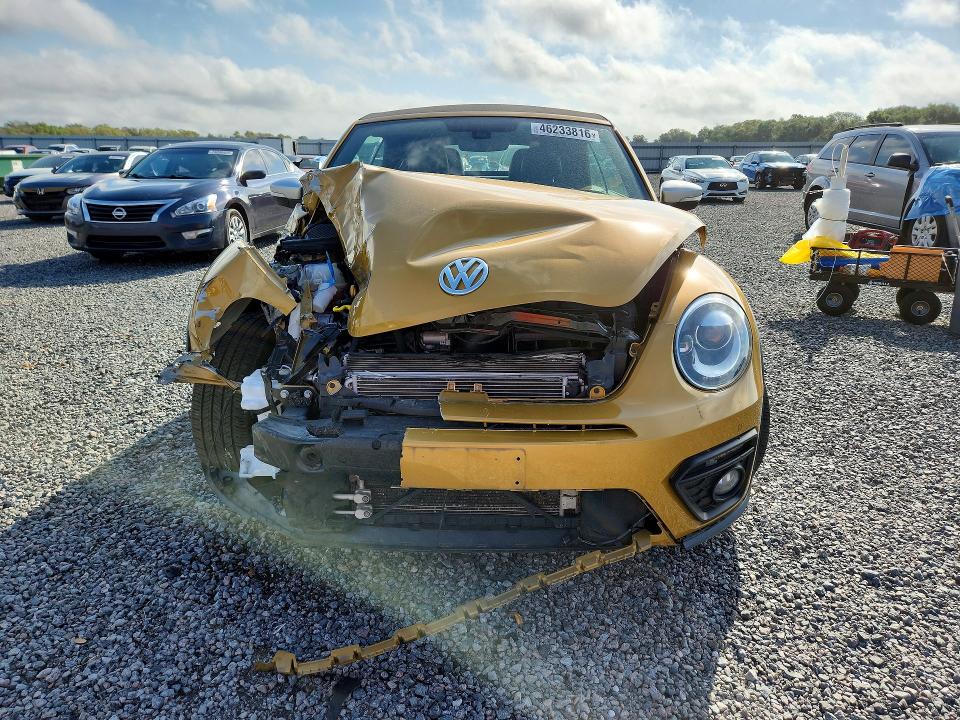 46233816 :رقم المزاد ، 3VWT17AT7HM808797 vin ، 2017 Volkswagen Beetle مزاد بيع