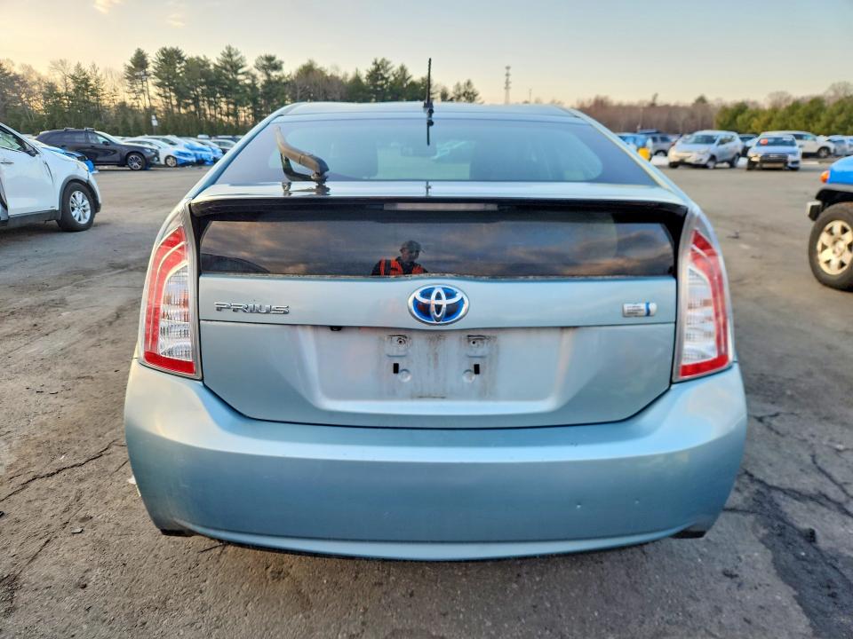 42043426 :رقم المزاد ، JTDKN3DU9F1995888 vin ، 2015 Toyota Prius مزاد بيع