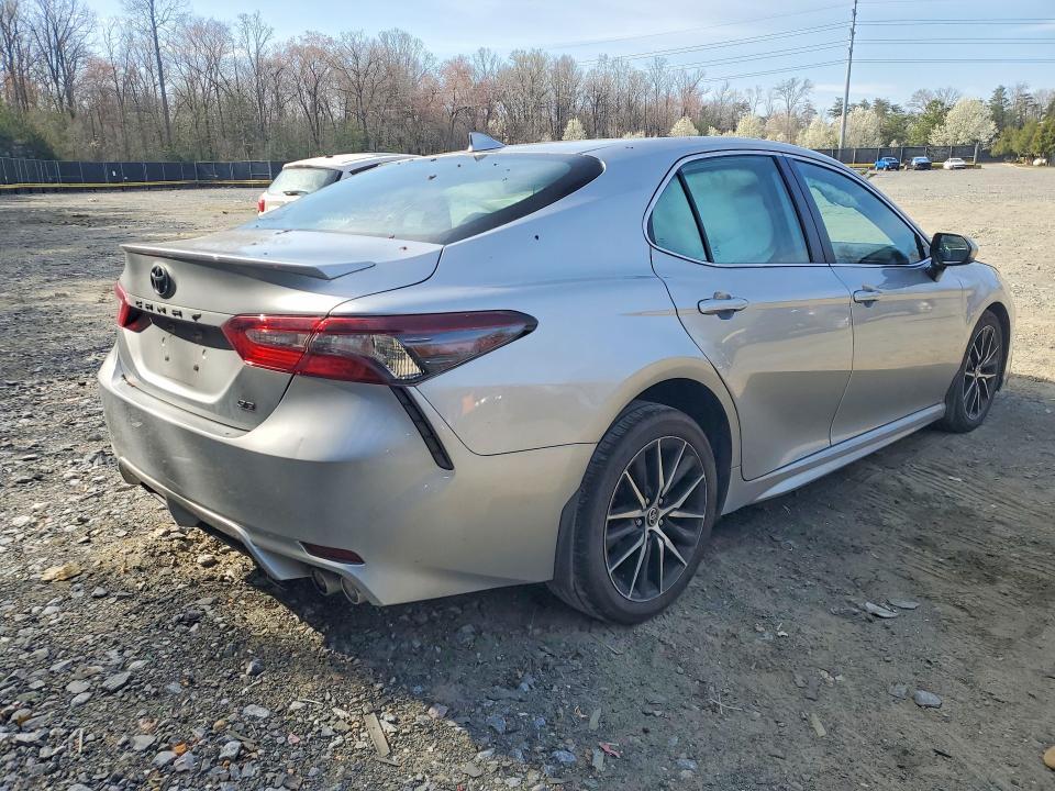 2021 Toyota Camry მანქანა იყიდება აუქციონზე, vin: 4T1G11AK7MU531076, აუქციონის ნომერი: 47464976