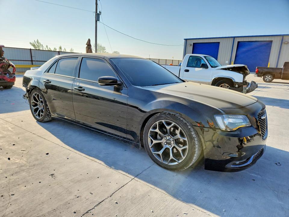 2016 Chrysler 300 მანქანა იყიდება აუქციონზე, vin: 2C3CCABG7GH230357, აუქციონის ნომერი: 47423996