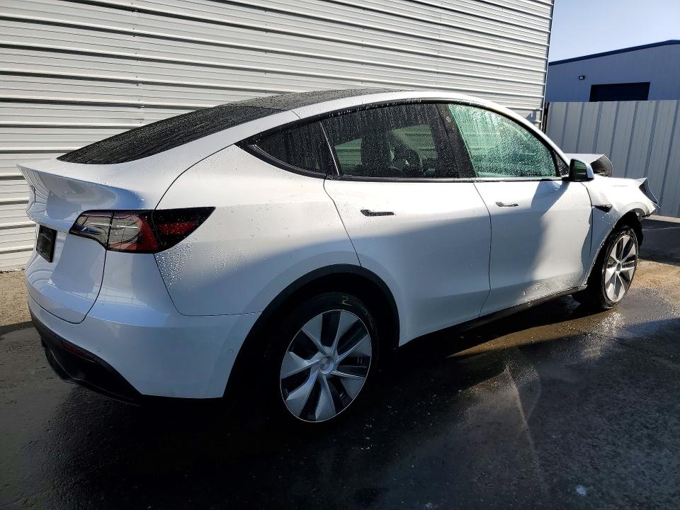 46734816 :رقم المزاد ، 5YJYGDED5MF132860 vin ، 2021 Tesla Model Y مزاد بيع