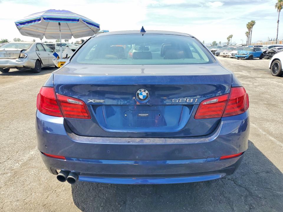 45564226 :رقم المزاد ، WBAXH5C53DDW15830 vin ، 2013 Bmw 528 مزاد بيع