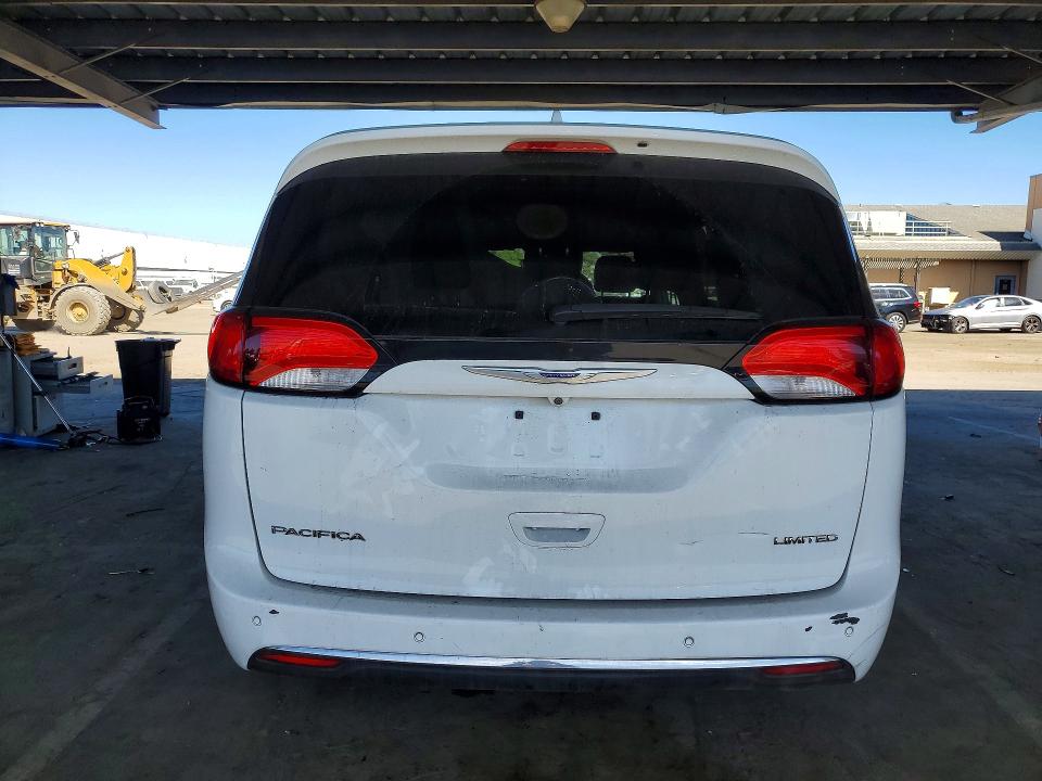 Продажа на аукционе авто 2018 Chrysler Pacifica, vin: 2C4RC1GG2JR358022, номер лота: 45799446