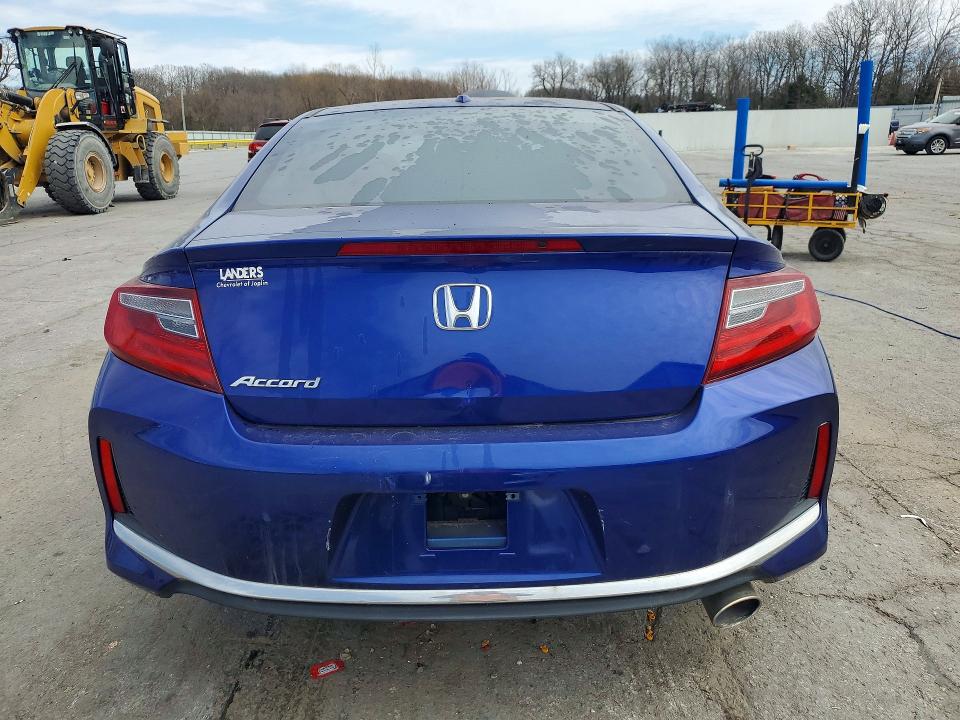 38773273 :رقم المزاد ، 1HGCT1B89HA008893 vin ، 2017 Honda Accord مزاد بيع